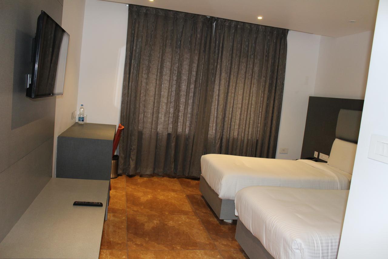 Hotel Hills Tirupattur Tiruppatur Exterior photo
